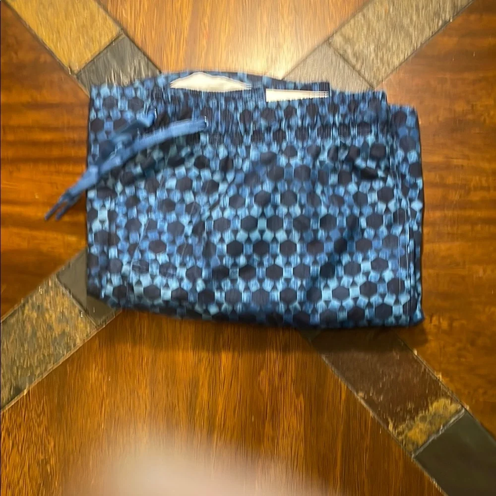 Old Navy Men's Blue Patterned Swim Shorts Size Medium Retail $29.99. NWT.